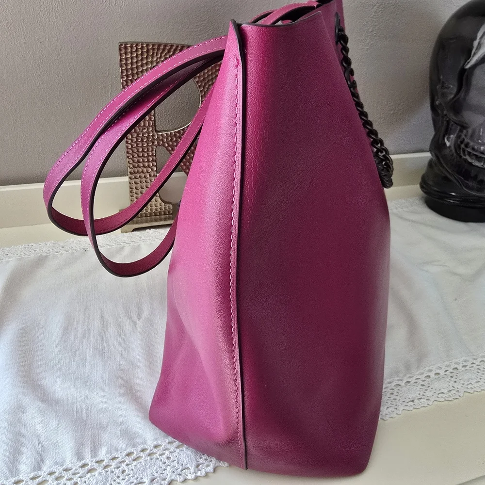 Coach Signature Chain Central Tote - Picture 5 of 16